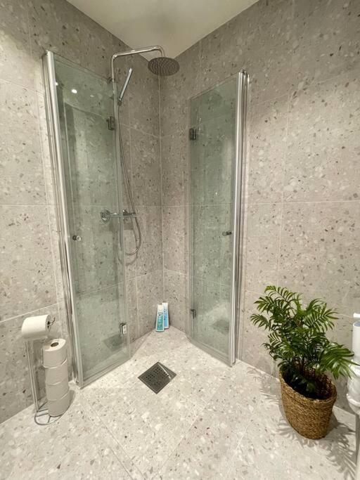 Modern And Cozy Studio Apartment In Central Oslo Luaran gambar